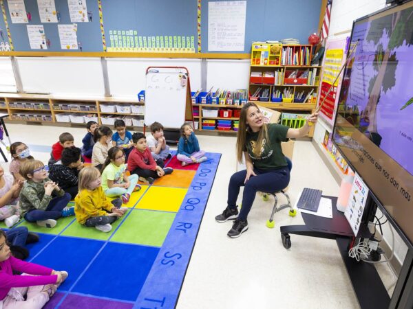 edgewood student teaching children